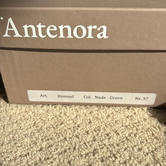 ANTENORA leather two toned sandals in Sz. 37 in like new condition-worn once - Picture 5 of 6